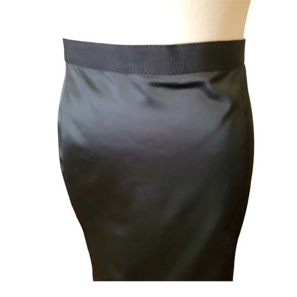 DOLCE  & GABBANA | BLACK SATIN PENCIL SKIRT - Picture 3 of 9